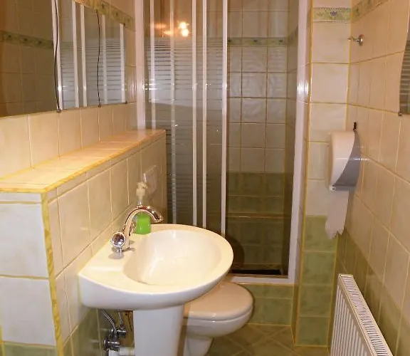 Szkolne Schronisko Mlodziezowe Wojtek * Jelenia Góra